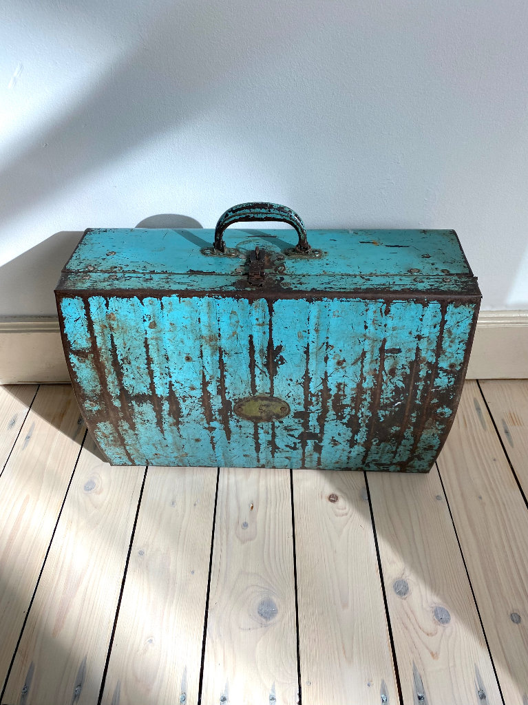 Vintage Mid Century MCM Metal Suitcase Trunk Case Storage Chest Box