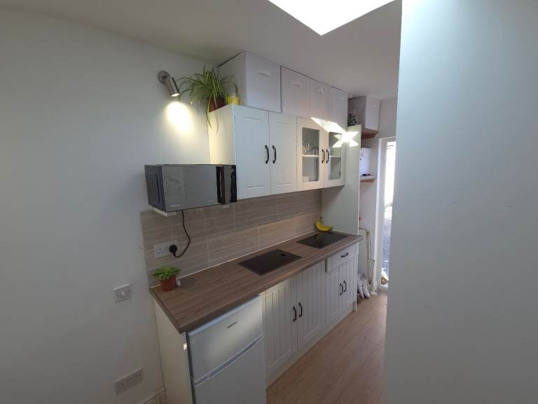 Self-contained Garage / office 