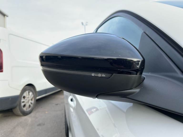  Peugeot E 208 50kwh Allure Hatchback 5dr Electric Auto 7.4kw Charger 136 Ps