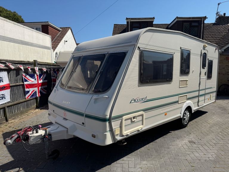 1999 Swift Accord 490L 5 Berth Caravan,Full Size Awning +Accessories! Double Dinette. 