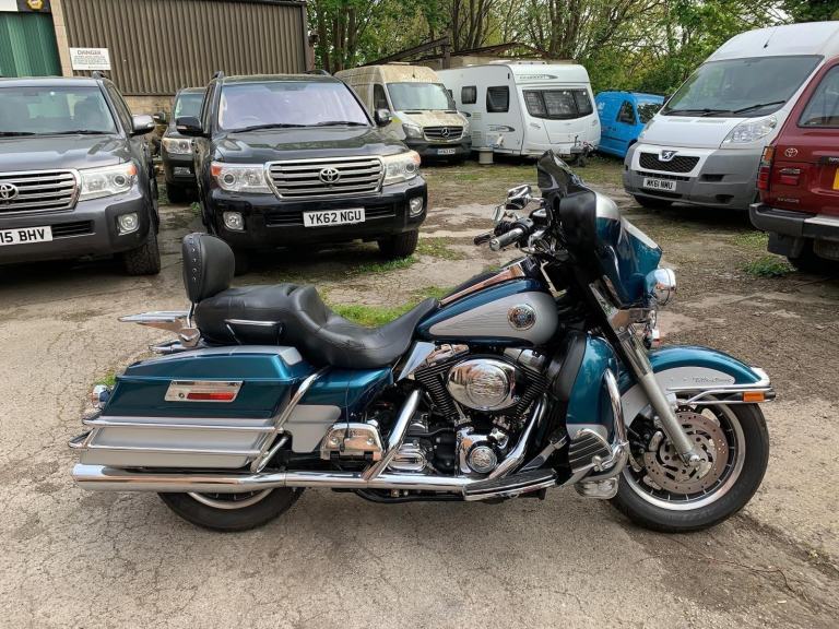 Harley-Davidson FLHTCUI ELECTRA GLIDE ULTRA (A TRUE STUNNER THAT HAS TO BE SEEN)