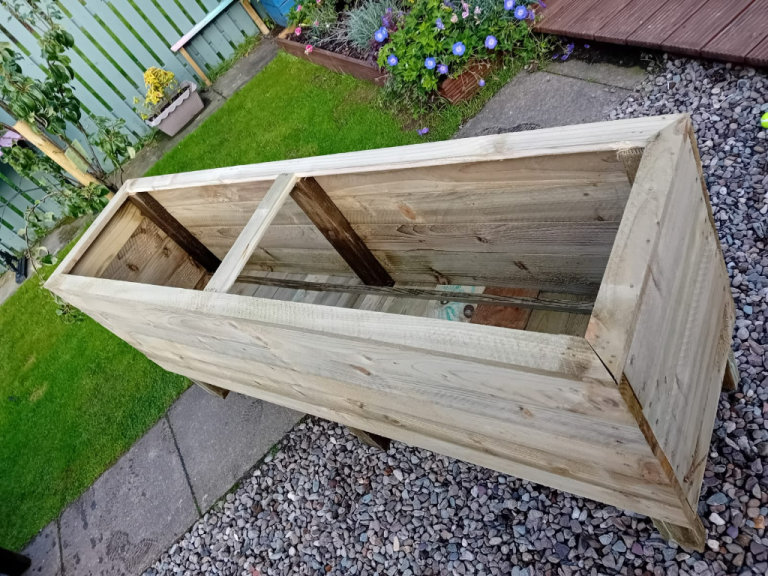 FREE STANDING VEGETABLE PLANTERS