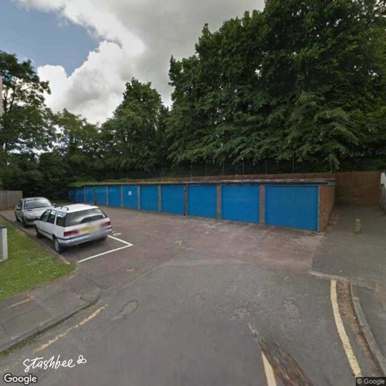 Garage to rent in Redhill (RH1) | Stashbee