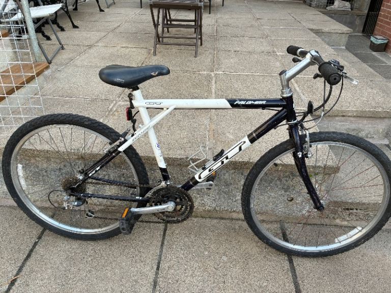 GT Palomar Mountain Bike – Black & White, Good Condition