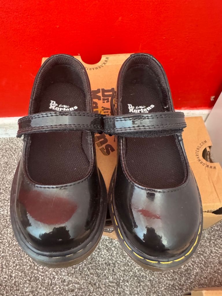 Dr. Martens Tully size 7