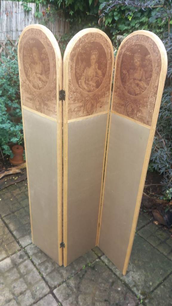 Unusual Wooden 3-Panel Room Divider Screen – Good Condition