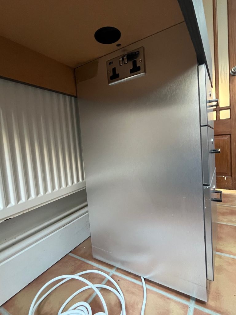 REM Florence Manicure Table 