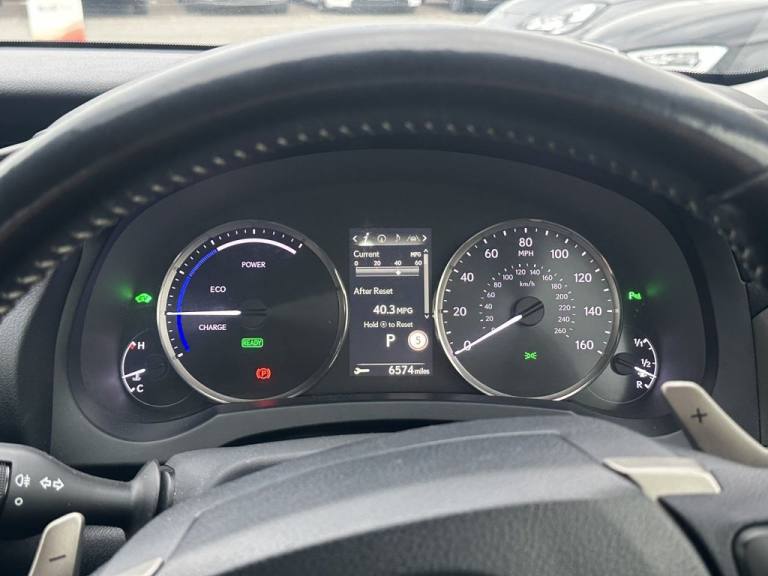 2017 Lexus IS 2.5 300h Premier Saloon 4dr Petrol Hybrid E-CVT Euro 6 (s/s) (223 ps) Saloon PETROL...