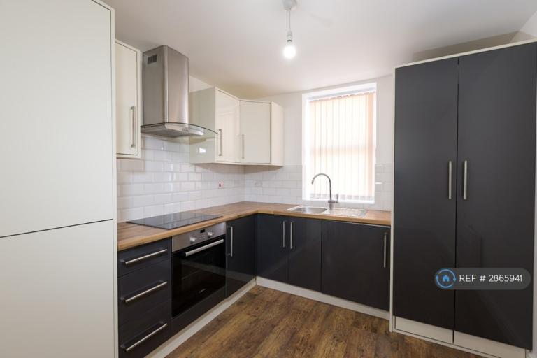 1 bedroom flat in Lincoln Road, Peterborough, PE1 (1 bed) (#2865941)