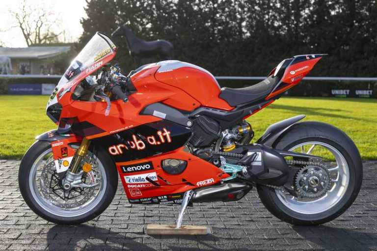  Ducati PANIGALE V4 BAUTISTA WORLD CHAMPIONSHIP REPLICA 11 Manual