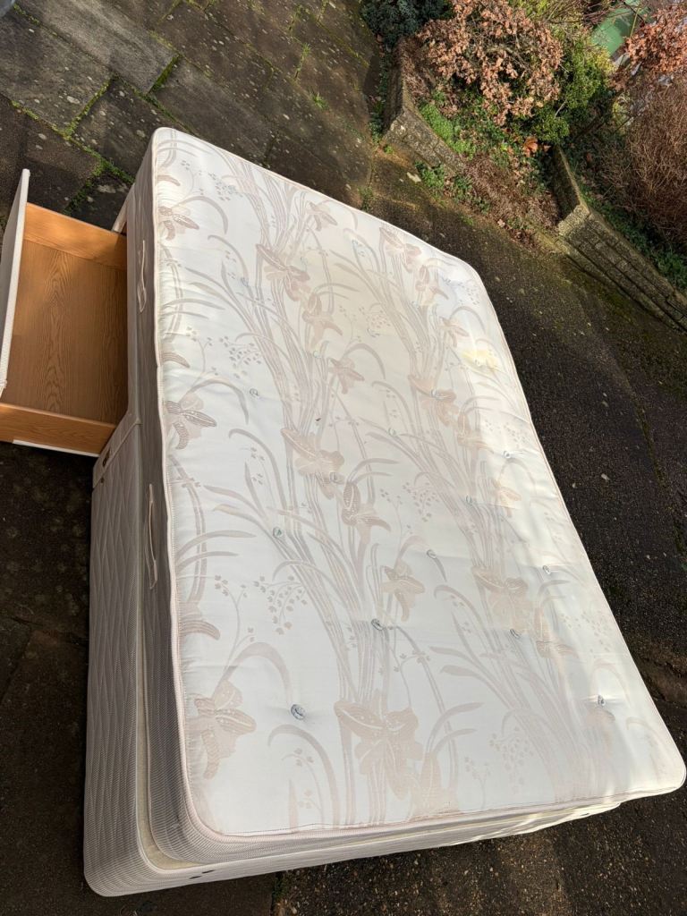 Quality double divan bed with 2 drawers and mattress 