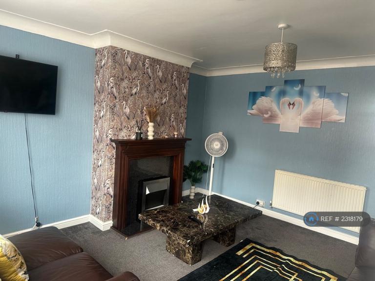 2 bedroom house in Dalton Grove, Leeds, LS11 (2 bed) (#2318179)