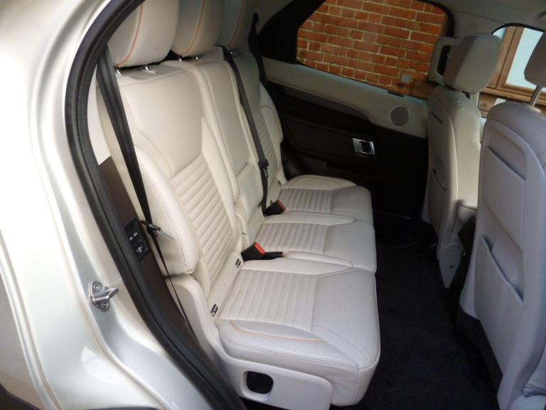 2017 Land Rover Discovery 3.0 TD V6 HSE Auto 4WD Euro 6 (s/s) 5dr ESTATE Diesel Automatic