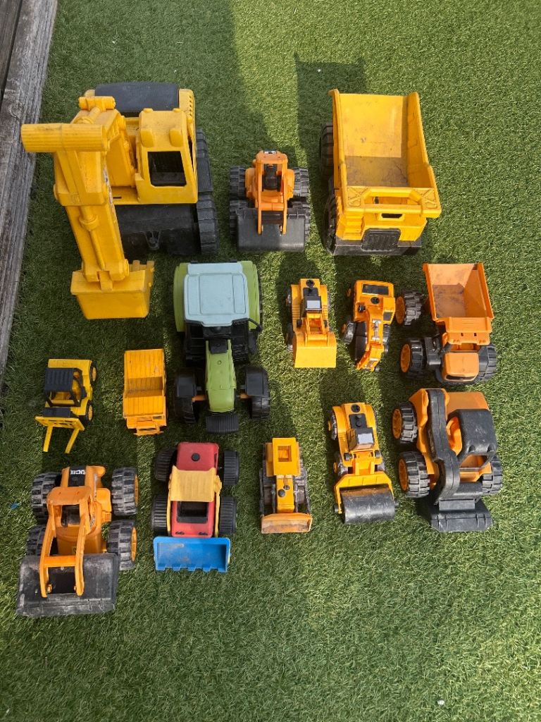 14 diggers,tractors, dumper toys 