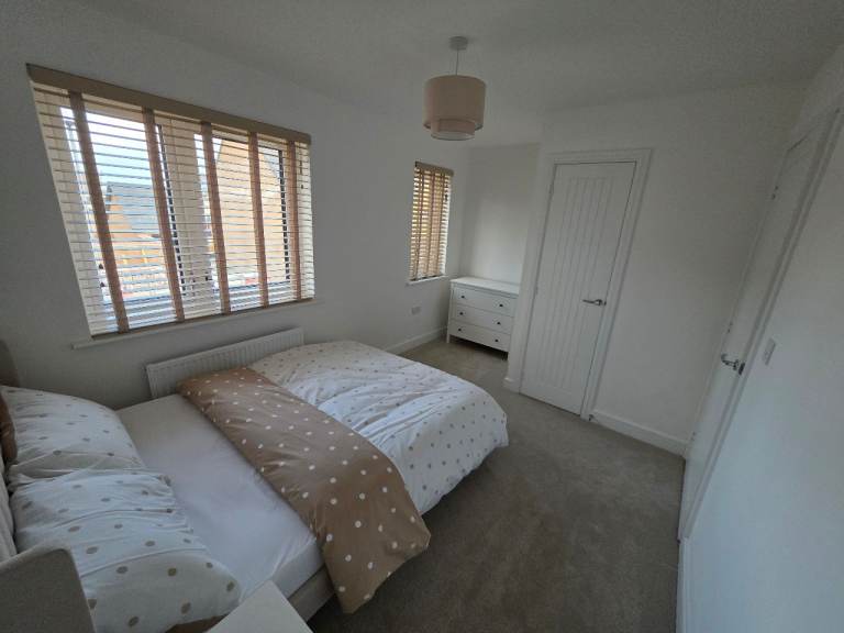 Double room w/private bathroom - Wixams