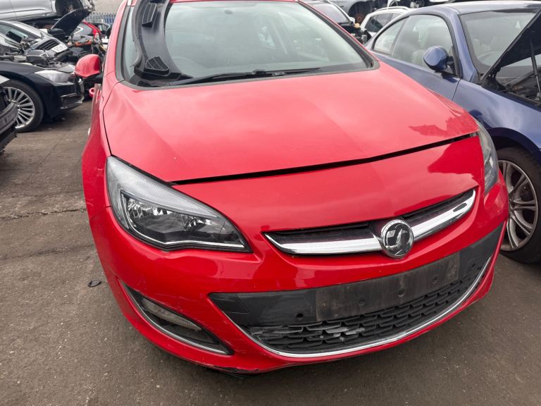 breaking Vauxhall Astra j estate red for parts 2012