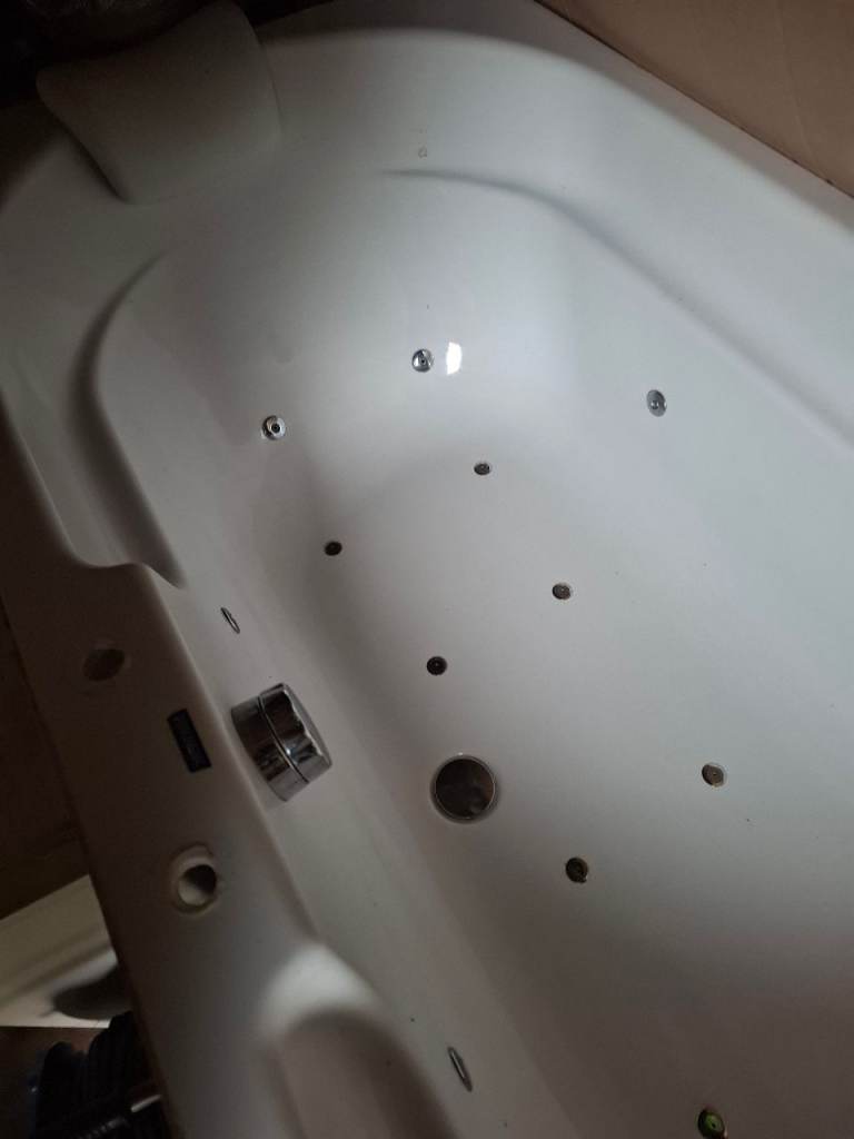 Jacuzzi bath 