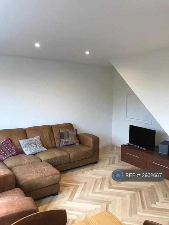 2 bedroom flat in Carrick House, Bristol, BS8 (2 bed) (#2932687)