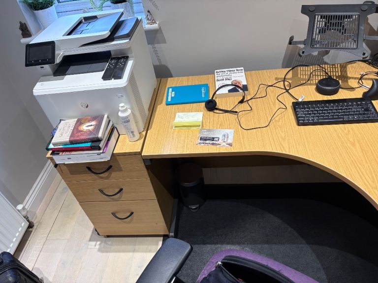 *FREE* Large Corner Desk + Matching 3-Drawer Unit 