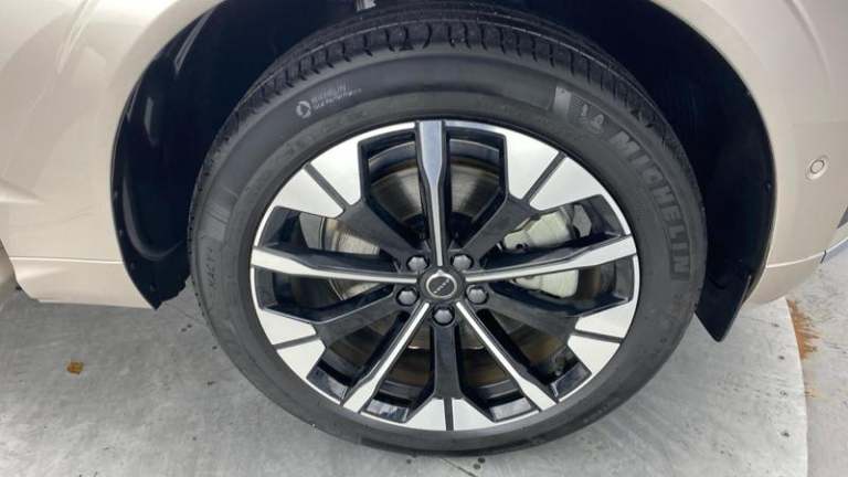 2025 Volvo XC60 Ultra T8 AWD Plug-in hybrid Electric/Petrol Bright Automatic SUV Hybrid Automatic