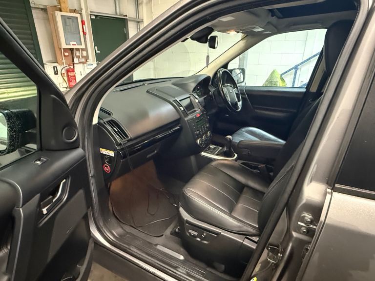 Land Rover, FREELANDER, Estate, 2011, Manual, 2179 (cc), 5 doors