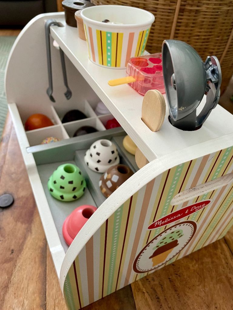 Melissa & Doug Wooden Ice Cream Counter Play Set – Good Condition