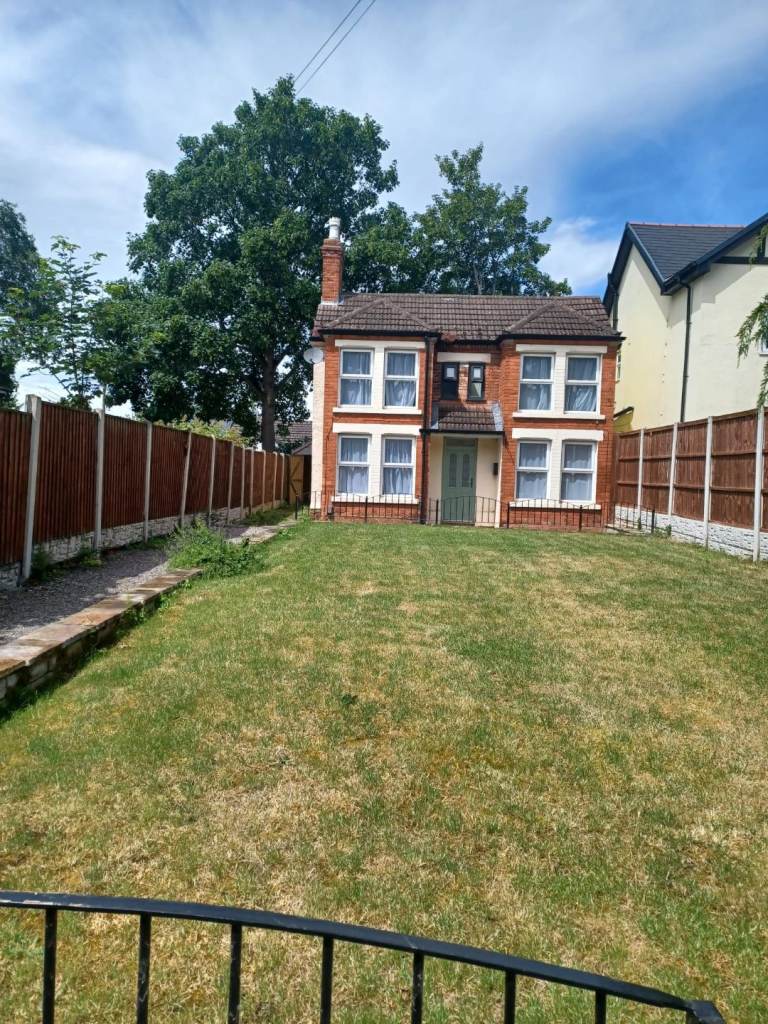 3 Bedroom House For Rent NG6 0HY