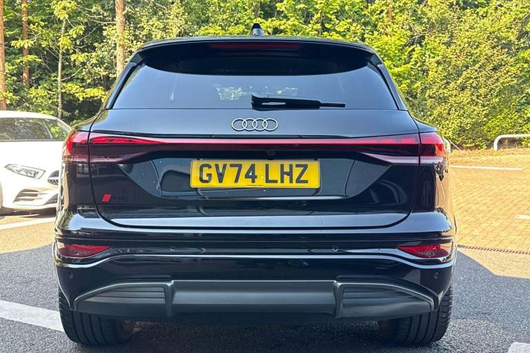 2024 Audi Q6 e-tron 100kWh S line SUV 5dr Electric Auto quattro (388 ps) ESTATE Electric Automatic