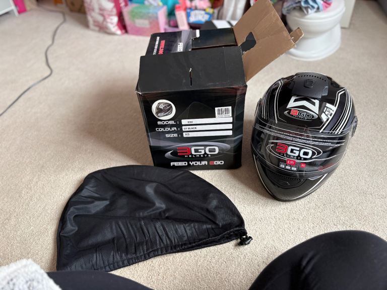 Unworn motorbike helmet 