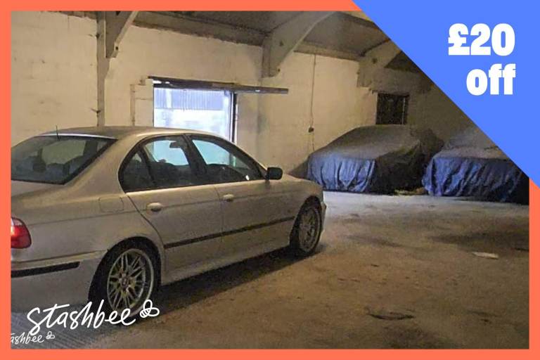 Lock-up to rent in Lingfield (RH7) | Stashbee