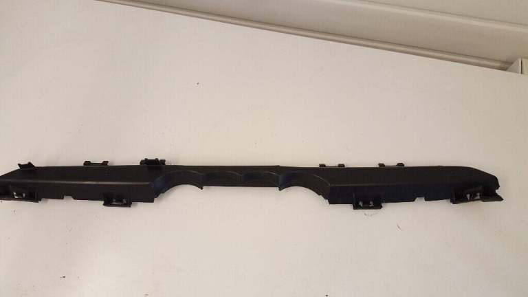 Radiator Upper Trim - Audi A3 8V (2014) 8V3853037