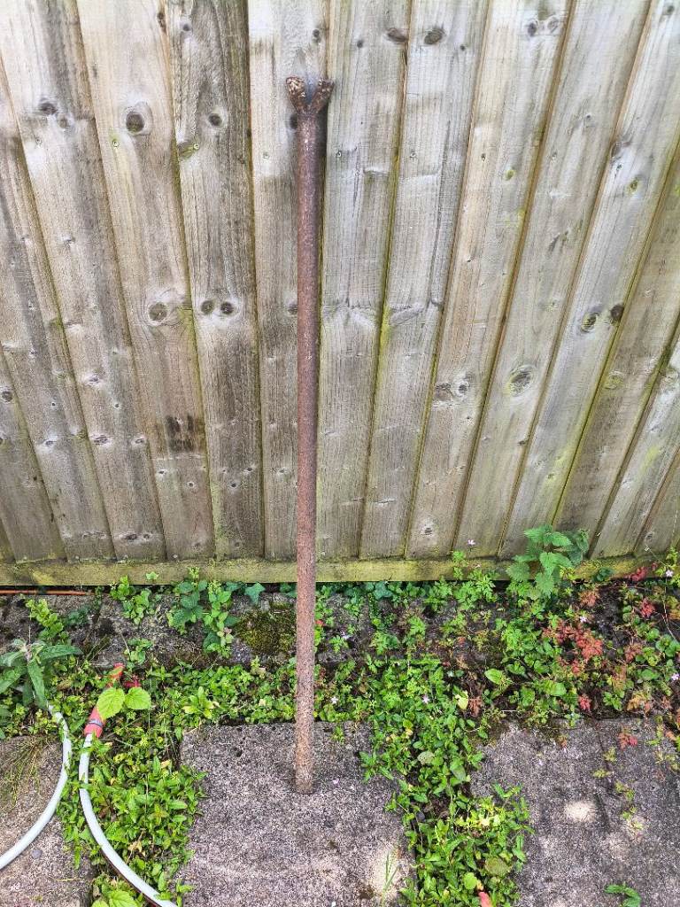 Heavy duty wrecking bar 