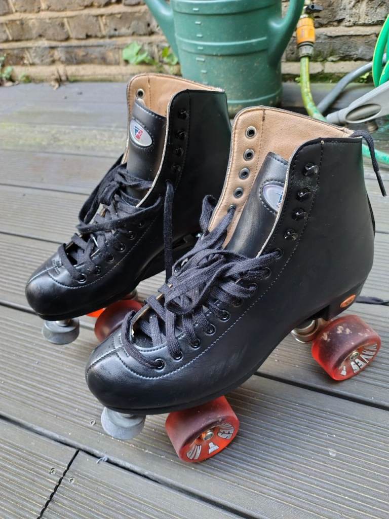 Riedell Roller Skates Size 9 – Good Condition