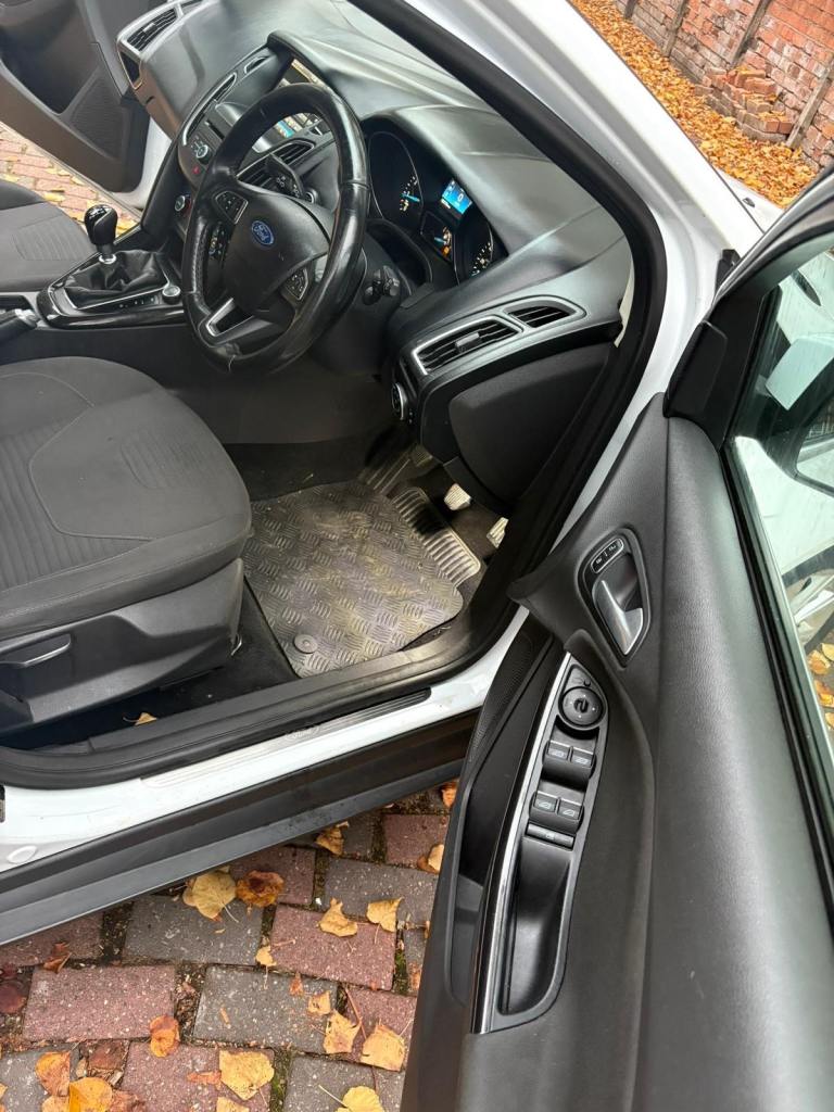Ford, FOCUS, Hatchback, 2015, Manual, 998 (cc), 5 doors
