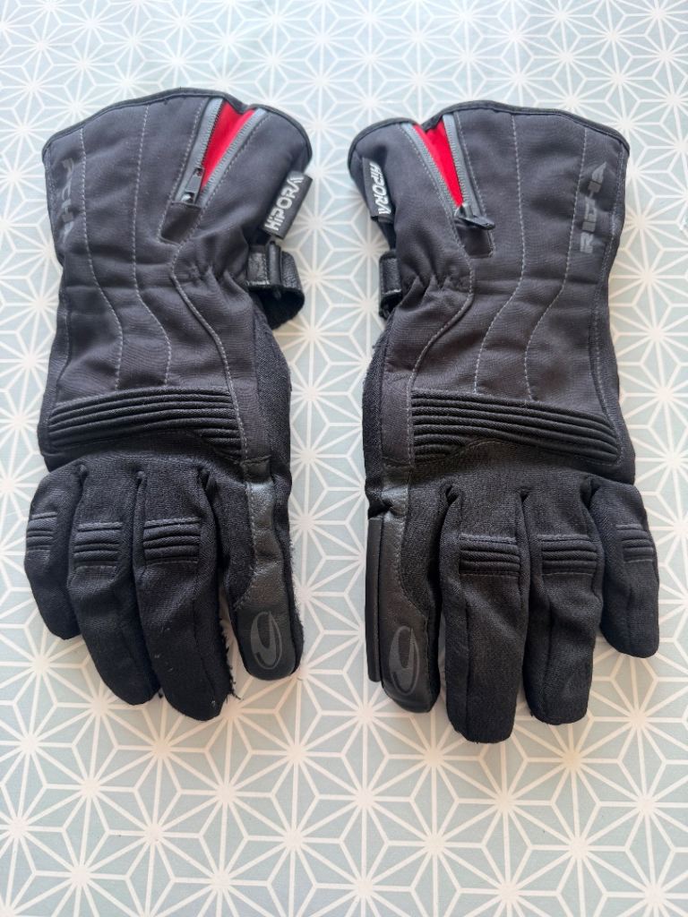 Richa Hipora Women’s motorcycle gloves Black Red Integrated screen wiper. Size M