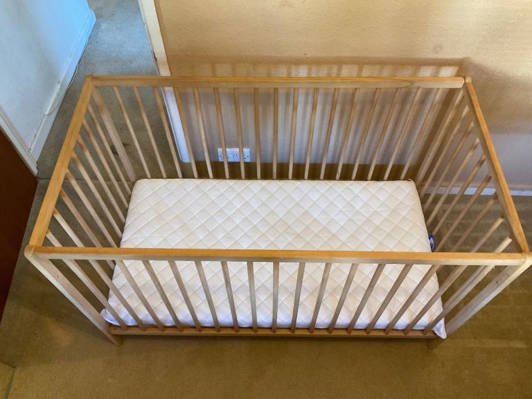 Wooden Baby Cot Bed with Mattress 