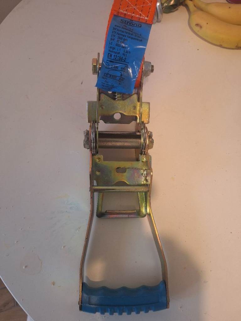 REDUCED 10 RATCHET STRAPS 10 TON BY STRONG 