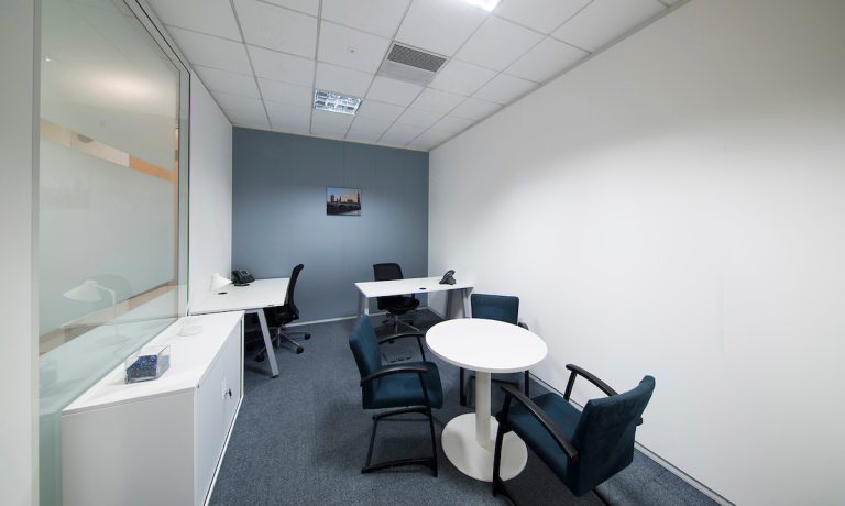 Slough - SL14DX \ Upgrade to a Larger Office for Up to 15 Desks