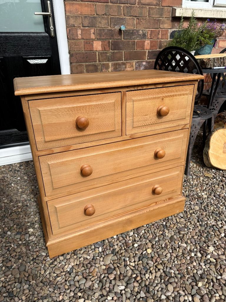 Solid pine chest of drawers (delivery available)