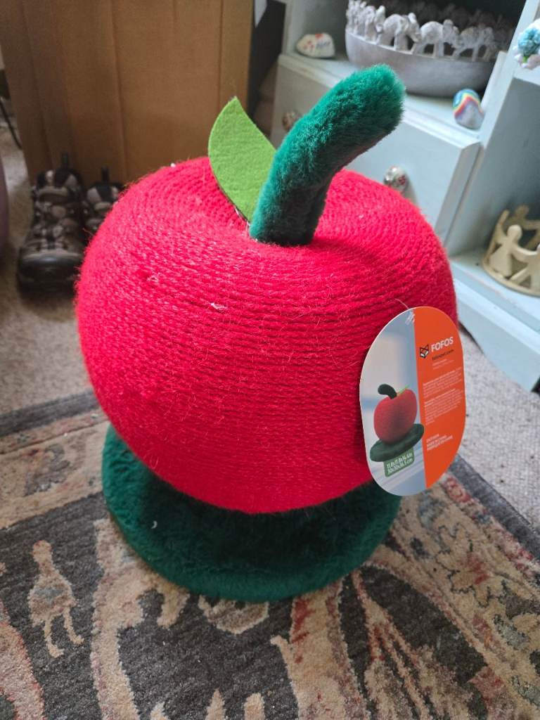 Apple cat scratcher