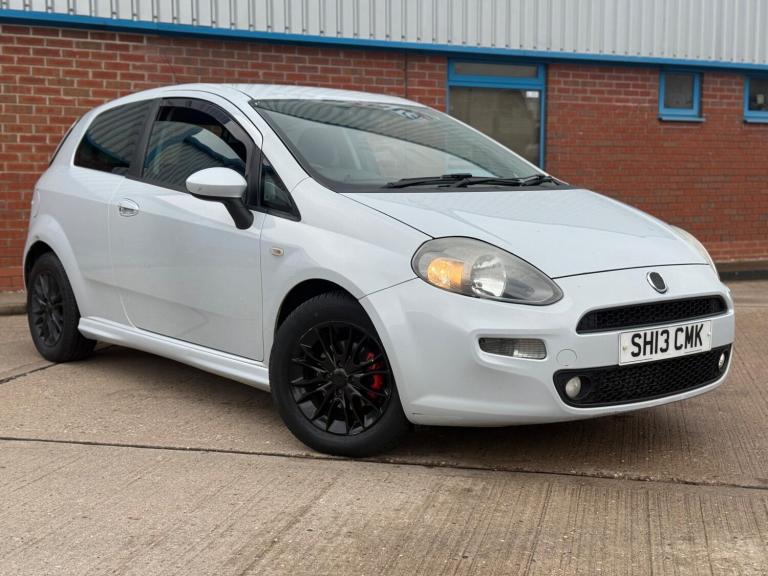 2013 Fiat Punto 1.3 MultiJet GBT Euro 5 (s/s) 3dr HATCHBACK Diesel Manual