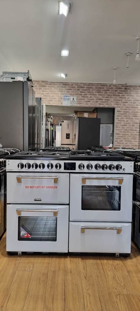Ex display  Stoves Richmond Deluxe 110DF 110cm wide Dual Fuel Range Cooker with Gas Hob - Ice White 