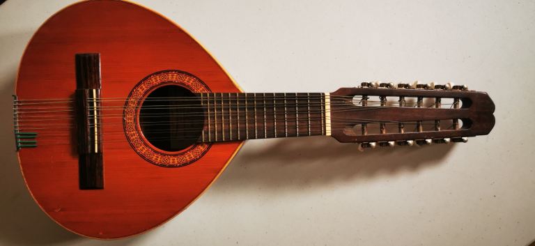 12 string type Mandolin, vintage instruments