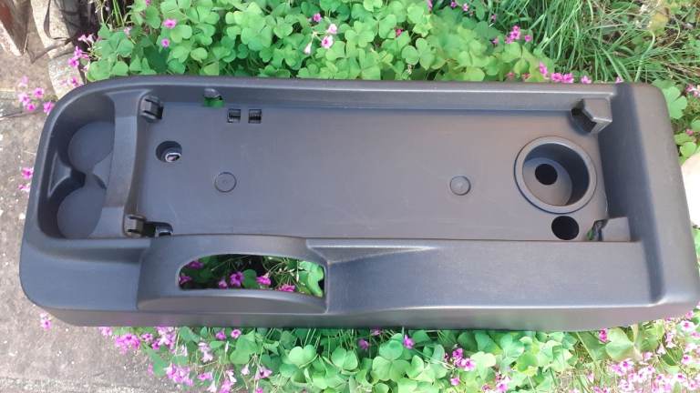Peugeot/Citroën Centre console base