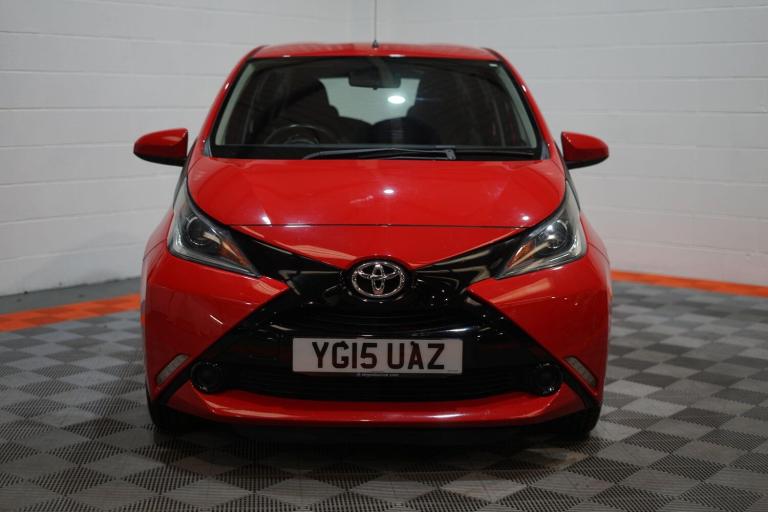 2015 Toyota AYGO 1.0 VVT-i x-play Euro 5 5dr Euro 5 HATCHBACK Petrol Manual