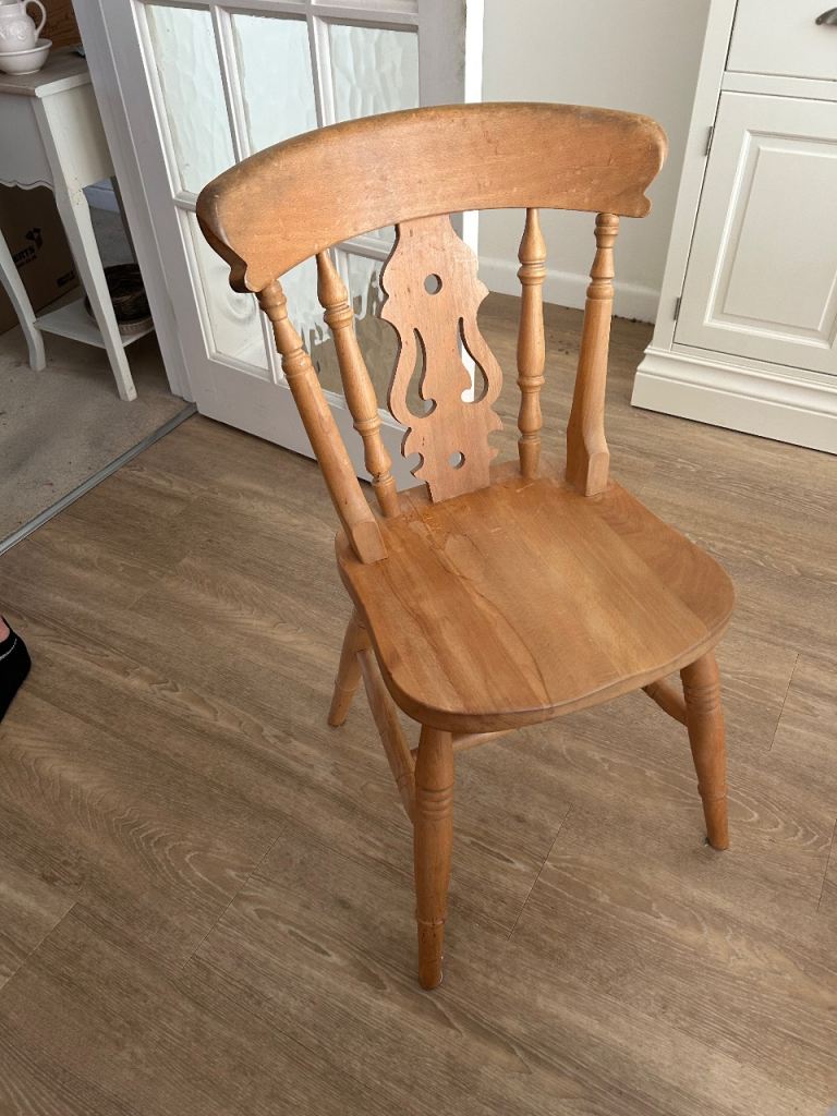 Set of 6 solid pine dining chairs 