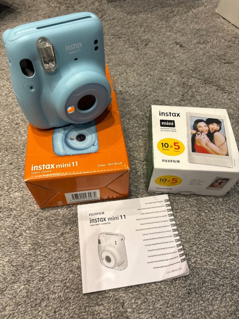 FujiFilm Instax mini 11 & film