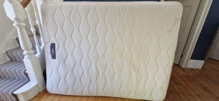 Silentnight kingsize mattress (pocket essentials 1000)