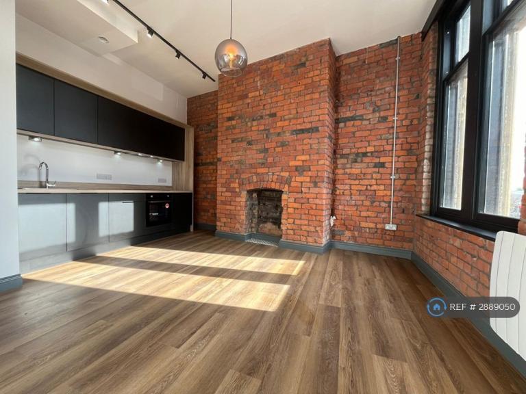 1 bedroom flat in Twist Lane, Leigh, WN7 (1 bed) (#2889050)