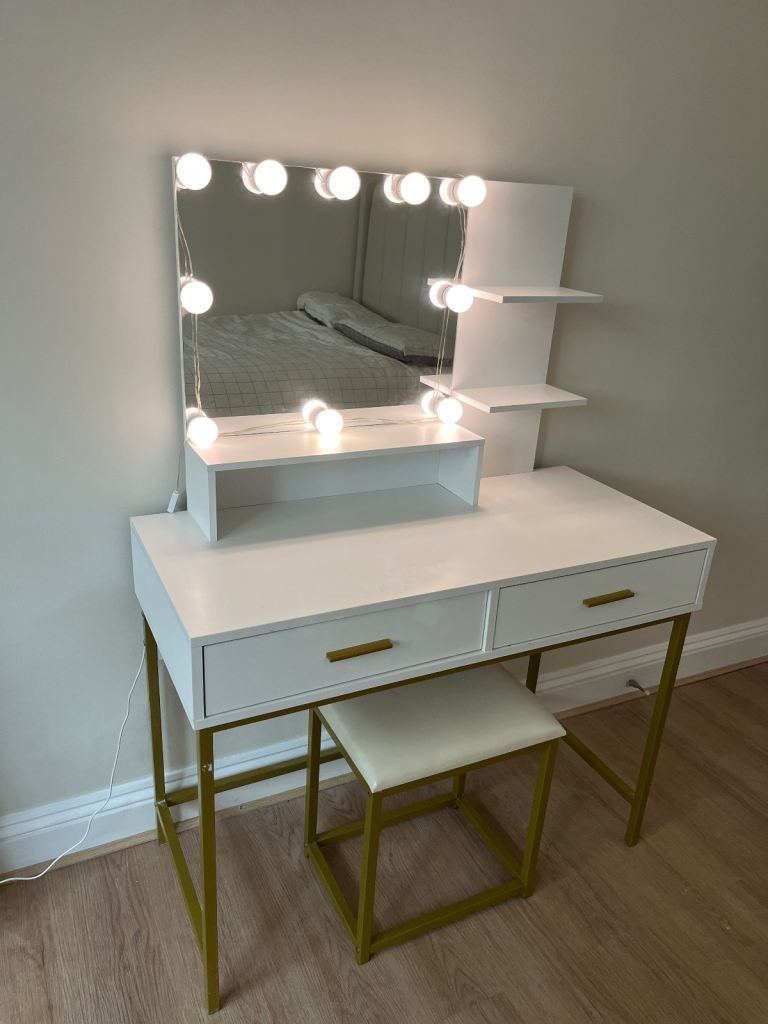 Hollywood Mirror Vanity Table
